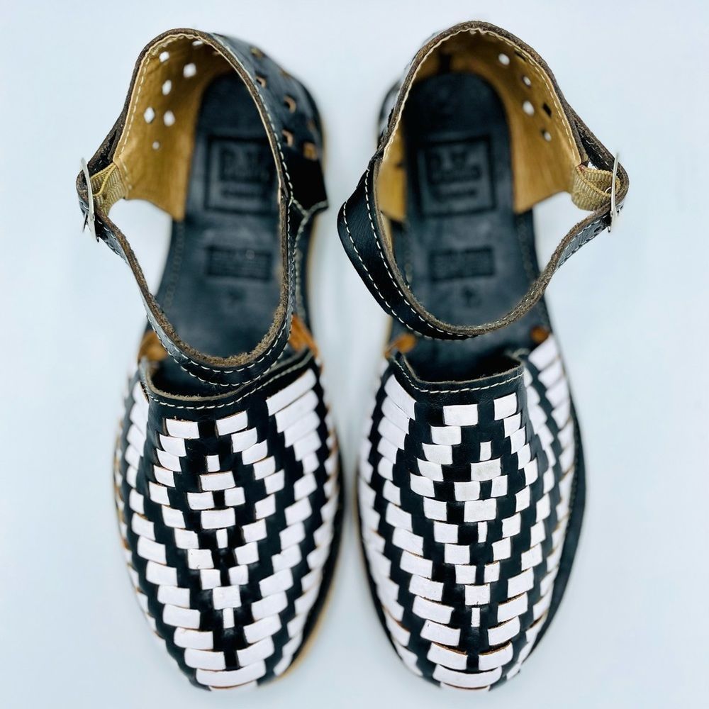 Handmade Black and White Strap Huaraches - Picture 6 of 7